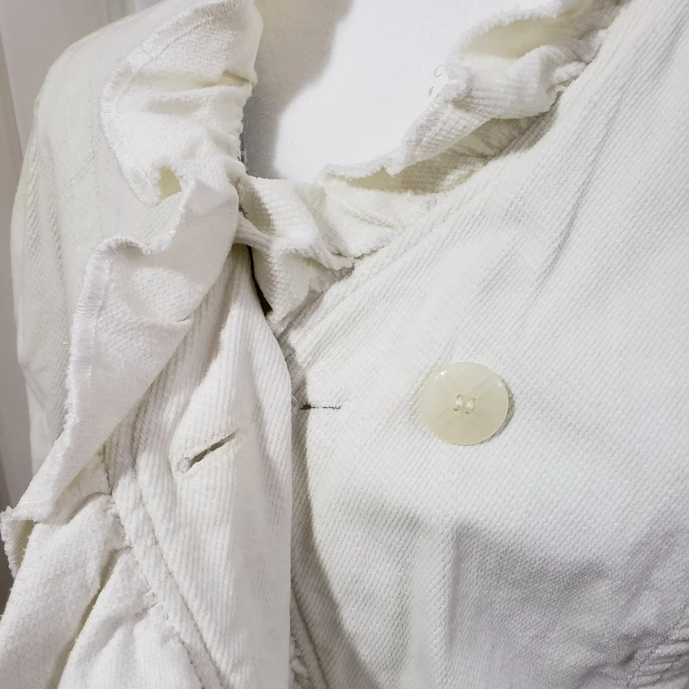 Lux Ruffle Jacket - Picture 5 of 8